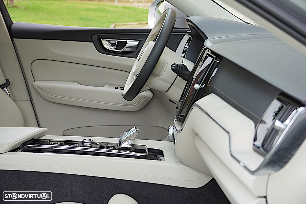 Volvo XC 60 2.0 T6 PHEV Inscription AWD - 19