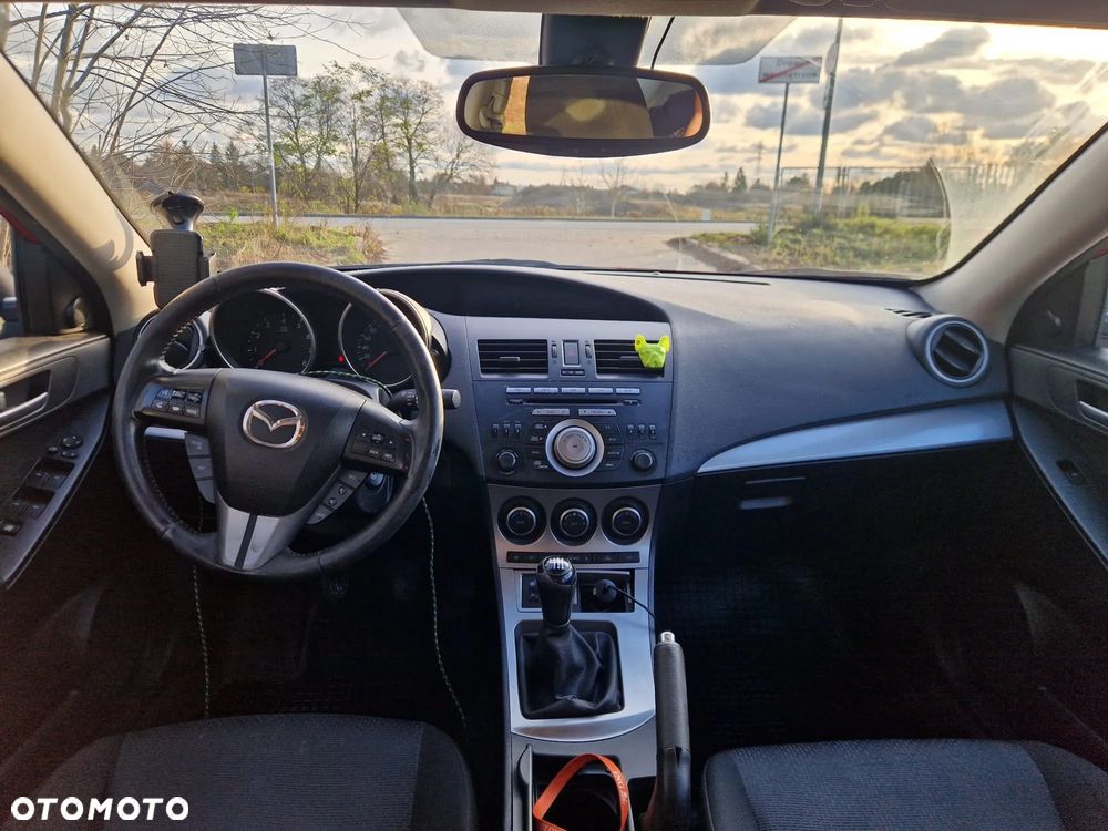 Mazda 3 2.0 Exclusive + - 13