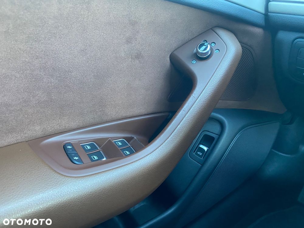 Audi A6 Avant 2.0 TDI quattro S tronic - 12