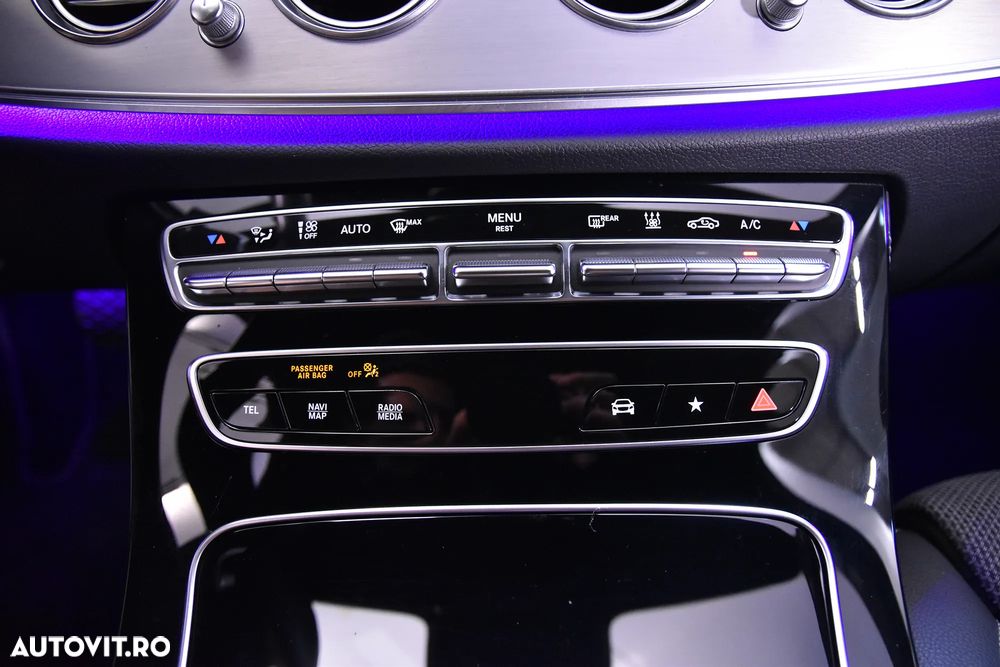 Mercedes-Benz E 300 de Aut. - 18
