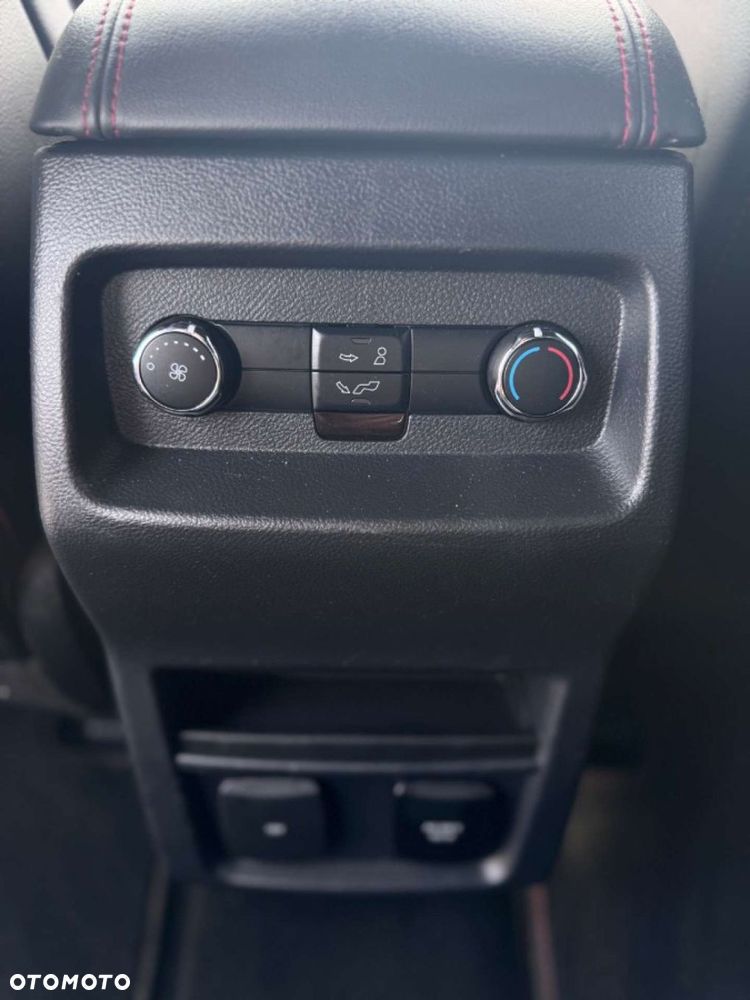 Ford S-Max - 33