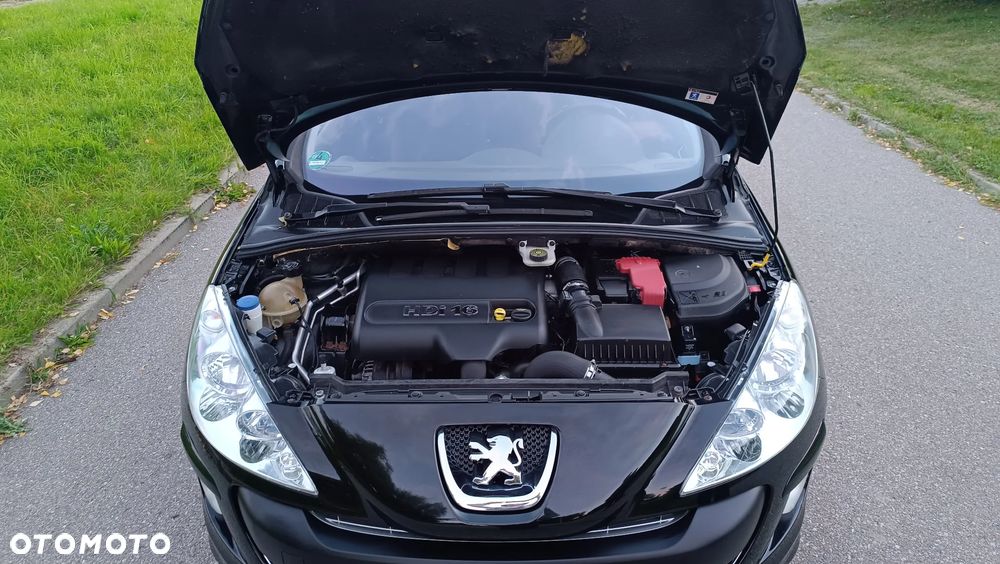 Peugeot 308 HDi FAP 135 Platinum - 29