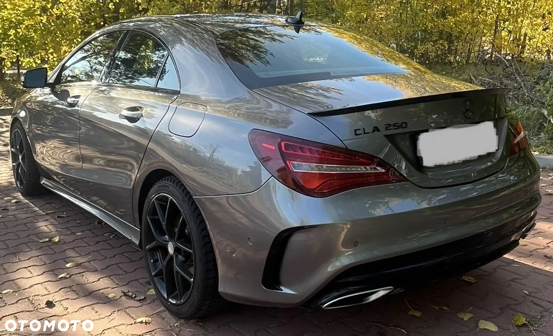 Mercedes-Benz CLA 250 4-Matic AMG Line - 3