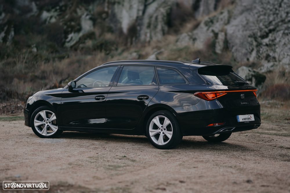 SEAT Leon ST 2.0 TDI DSG FR Black Edition - 4