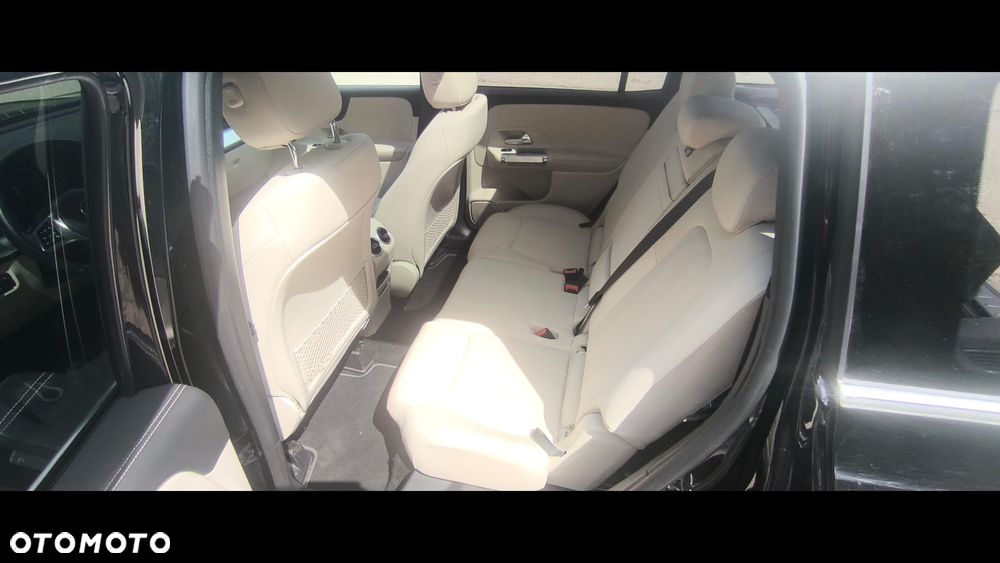 Mercedes-Benz GLB 250 4-Matic 8G-DCT - 13