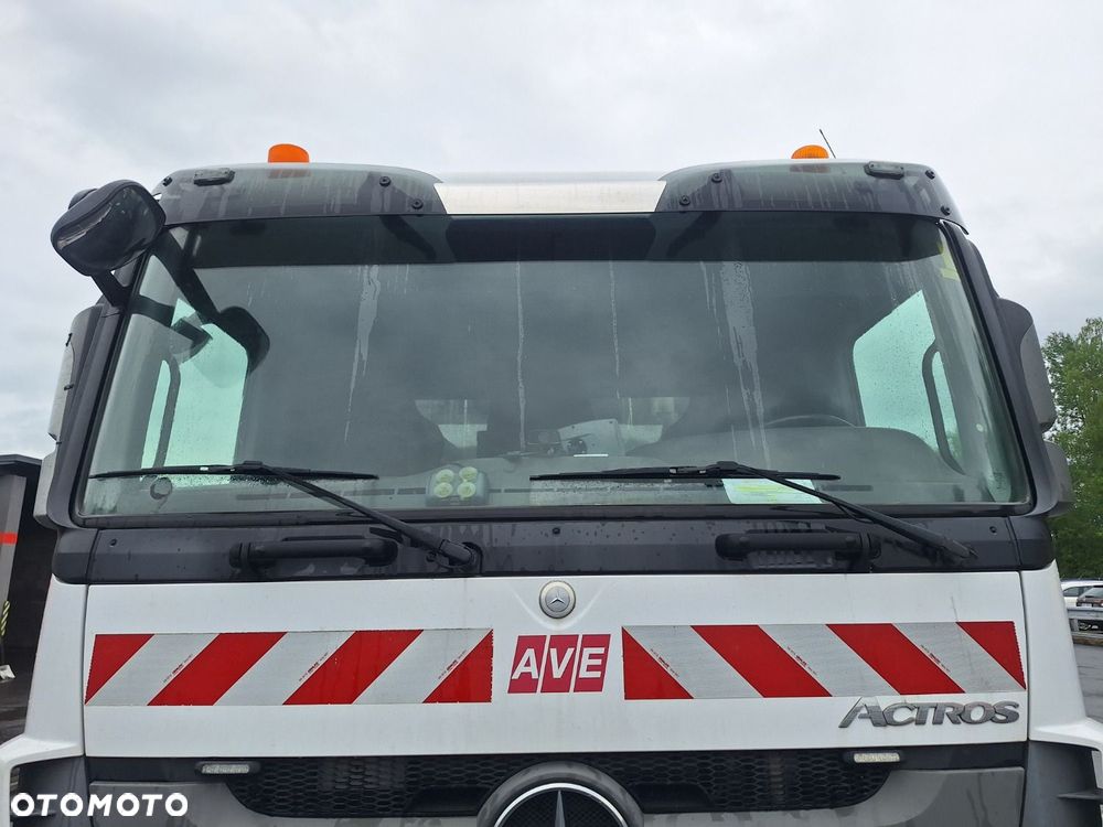 Versalift Actros 1832 L - 33