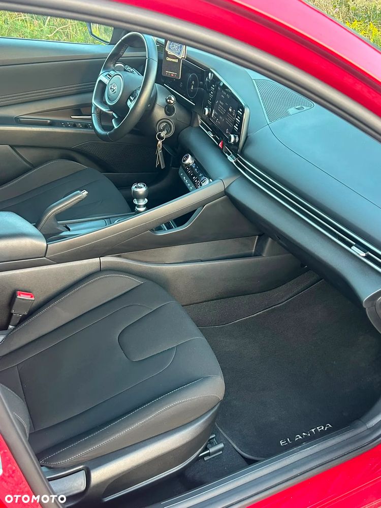 Hyundai Elantra 1.6 Executive - 11
