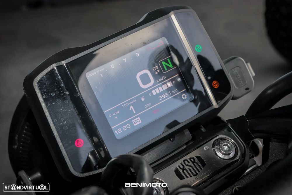 Yamaha XSR 900 - 10