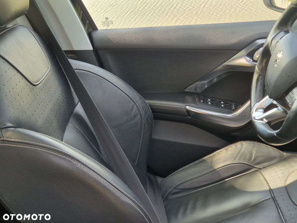Peugeot 2008 120 VTI Allure - 25