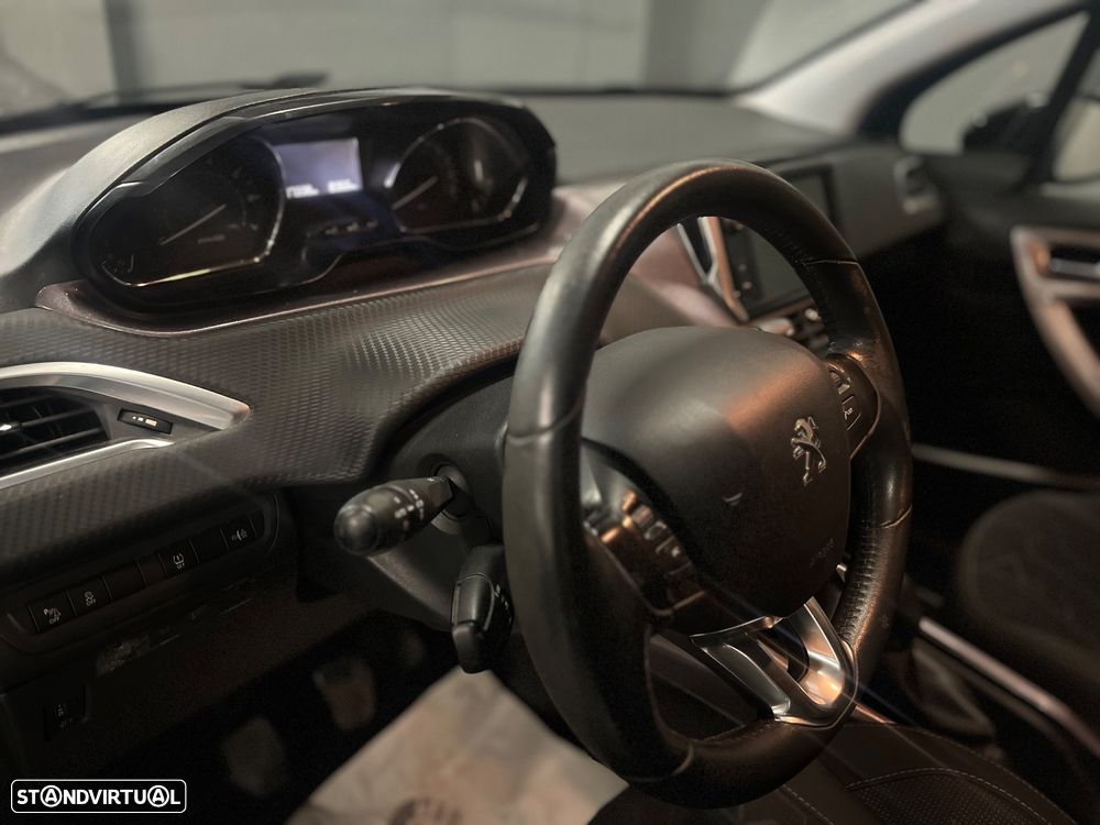 Peugeot 2008 1.2 PureTech Allure - 14