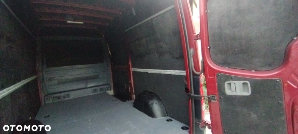 Volkswagen Crafter - 11