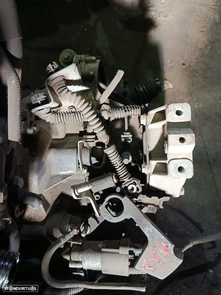 Caixa de velocidades Audi A3 1.6i REF: FVH - 1