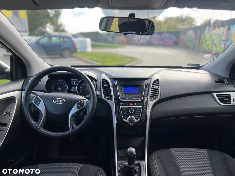 Hyundai i30 1.6 Comfort - 12