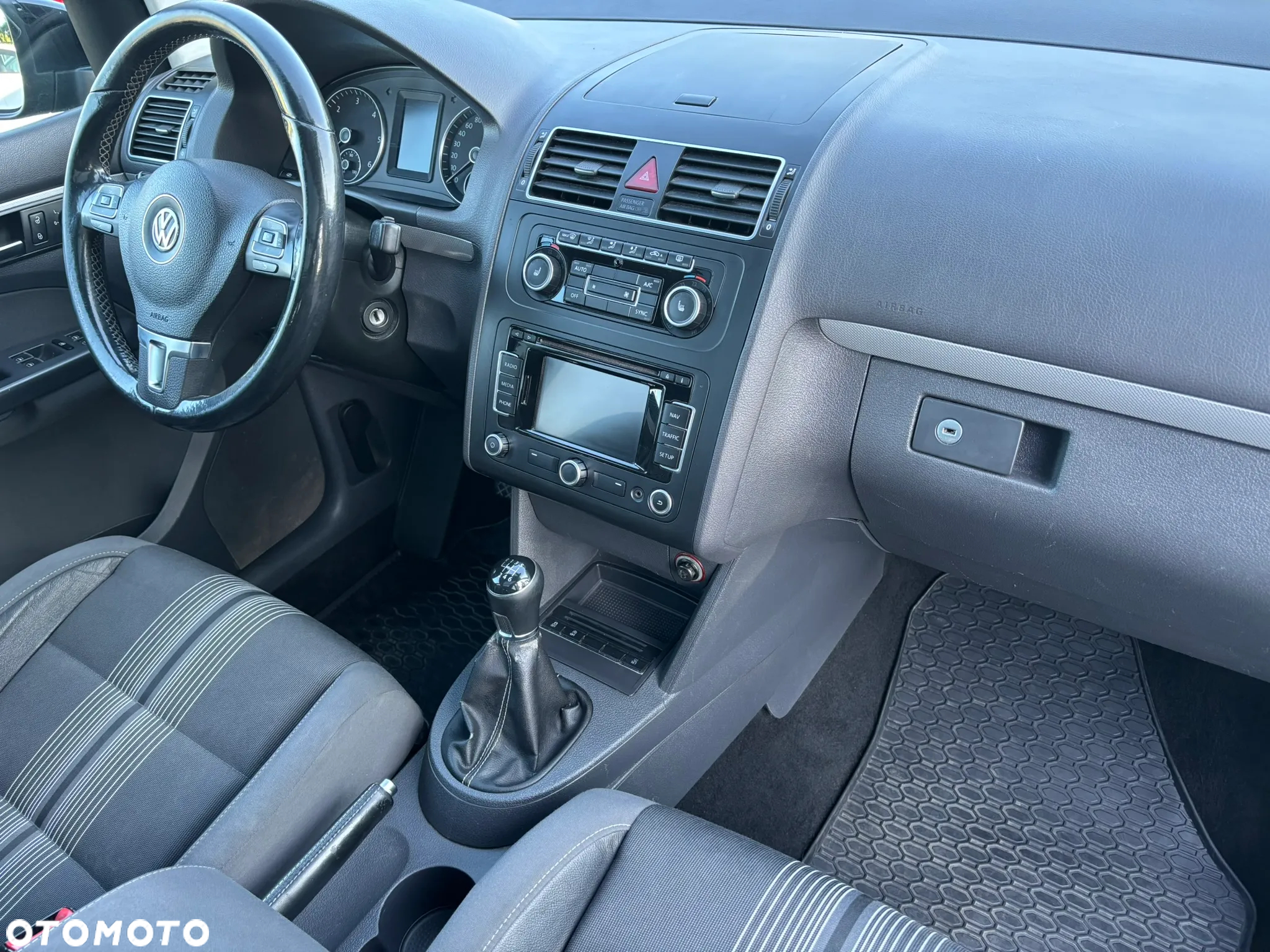 Volkswagen Touran 1.6 TDI DPF MATCH - 3