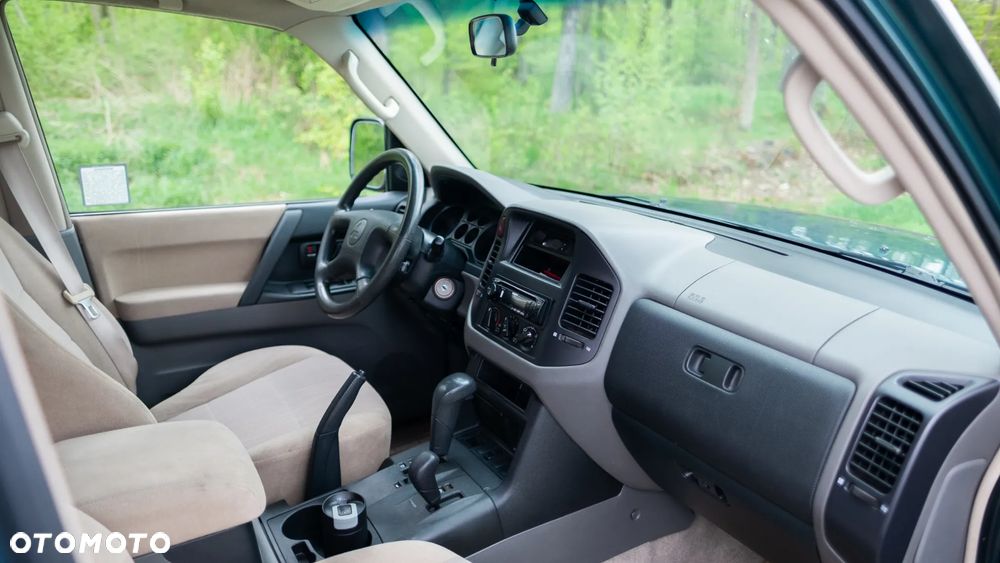 Mitsubishi Pajero - 17