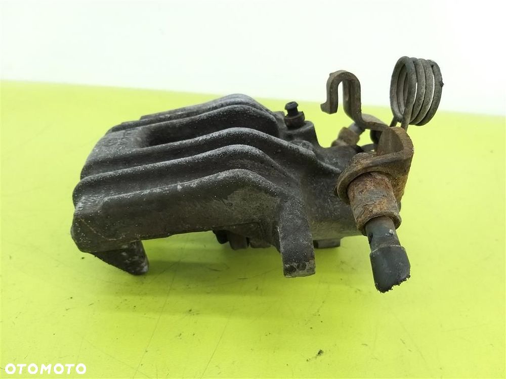 Zacisk hamulcowy tył lewy Audi A4  B6 8E 2000-2004 2,5 TDI - 4