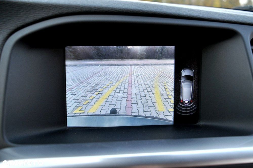 Volvo V60 D3 Momentum - 24