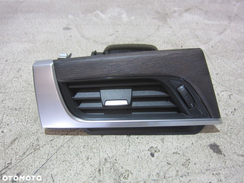 BMW X1 F48 LISTWY KRATKI DEKORY DESKI DRZWI AMBIENTE PERLGLANZ 9347753 LED - 7