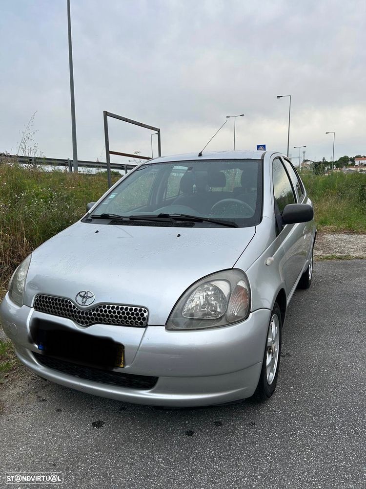 Toyota Yaris 1.0 Base C/Radio - 1