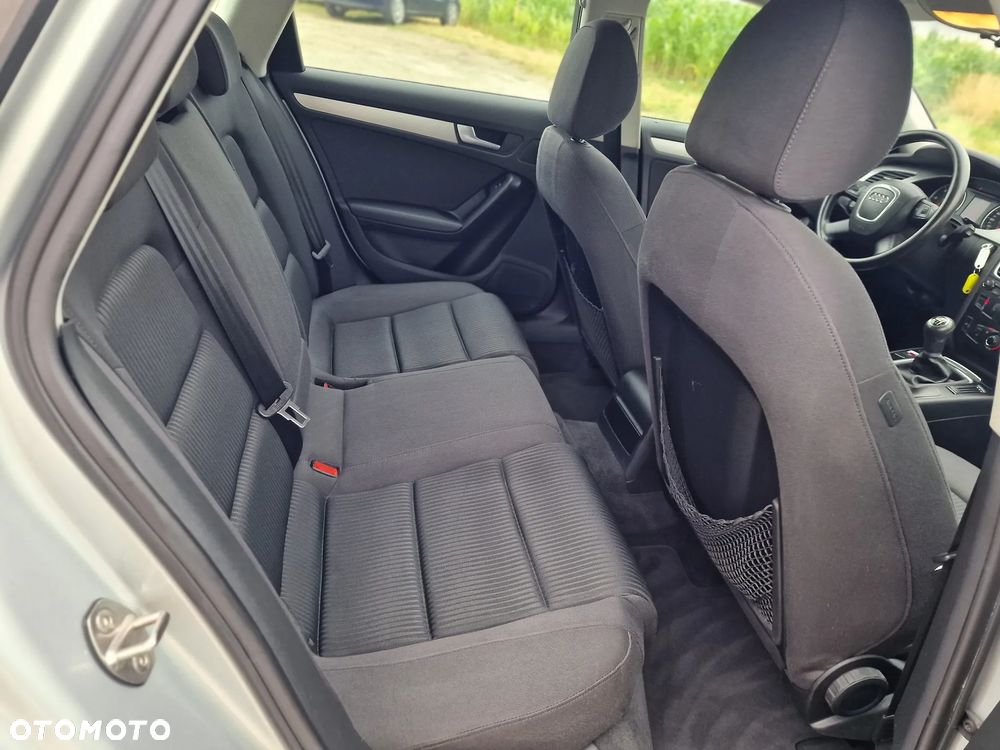 Audi A4 Avant 2.0 TDI DPF quattro - 22