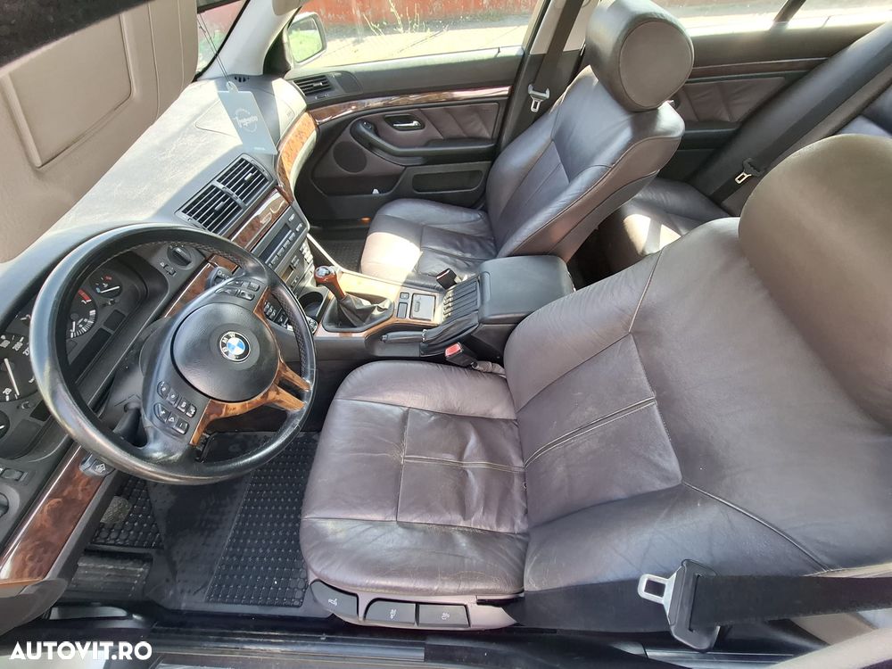 BMW Seria 5 2001 photo 2