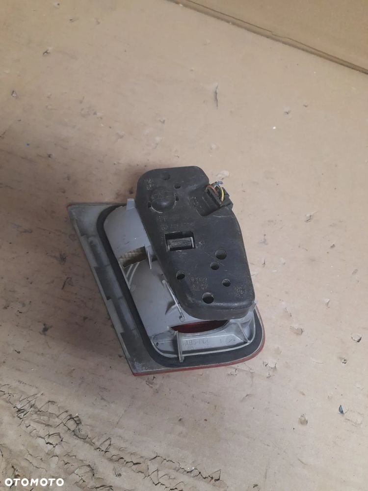 Lampa klapy tył Prawa BMW E46 sedan 98-01 - 8