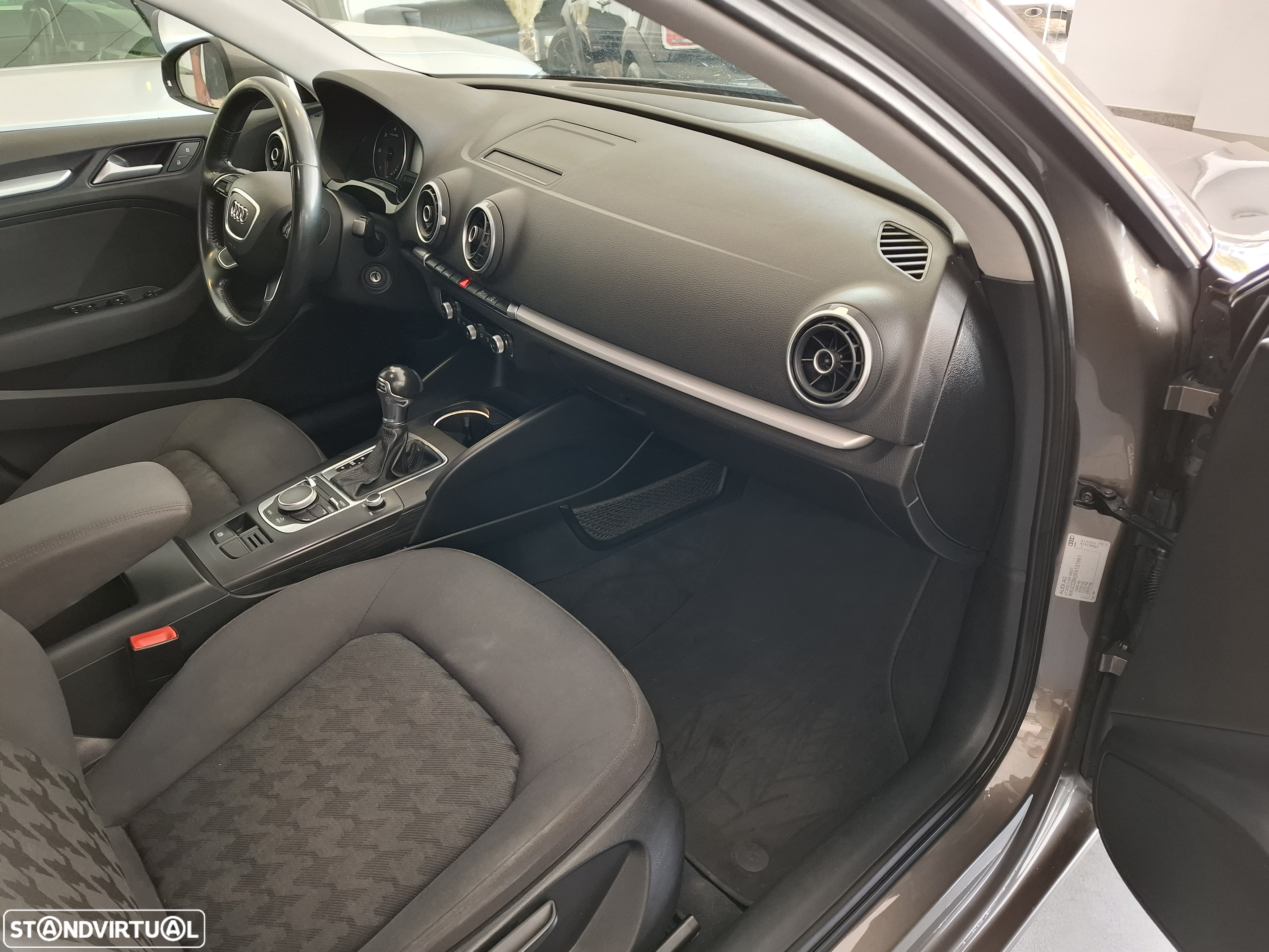 Audi A3 1.6 tDI S tronic sport - 14
