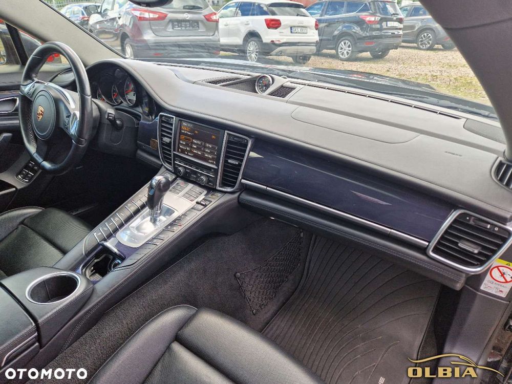 Porsche Panamera - 30