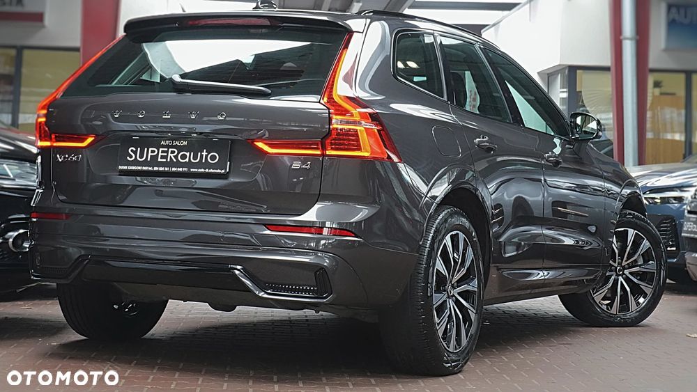 Volvo XC 60 B4 B Plus Dark - 12