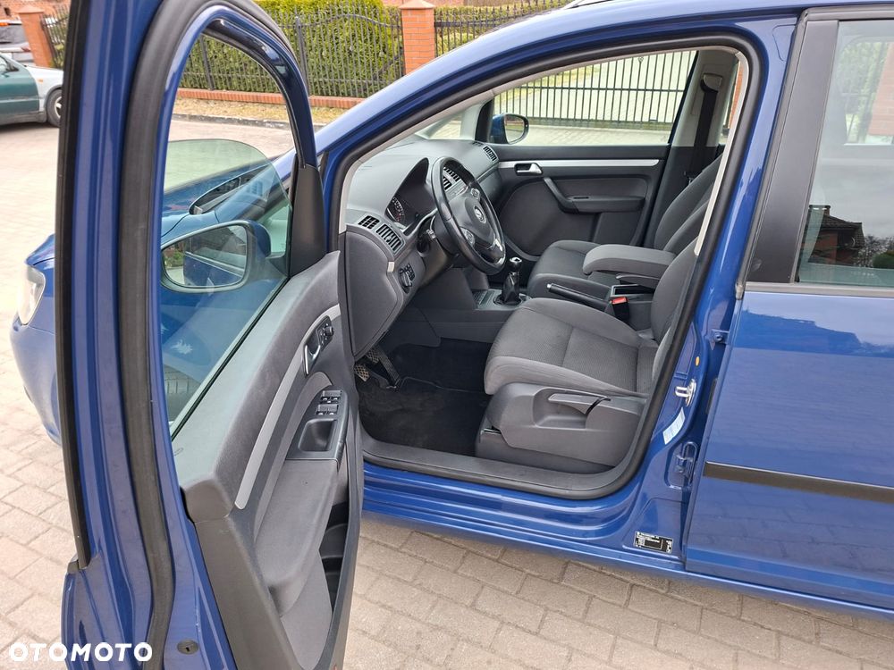 Volkswagen Touran - 3