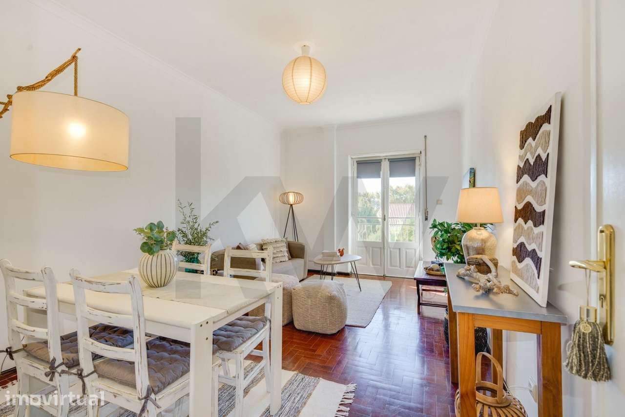 Apartamento T2 em Carcavelos | Varanda e Vista Desafogada - Grande imagem: 3/16