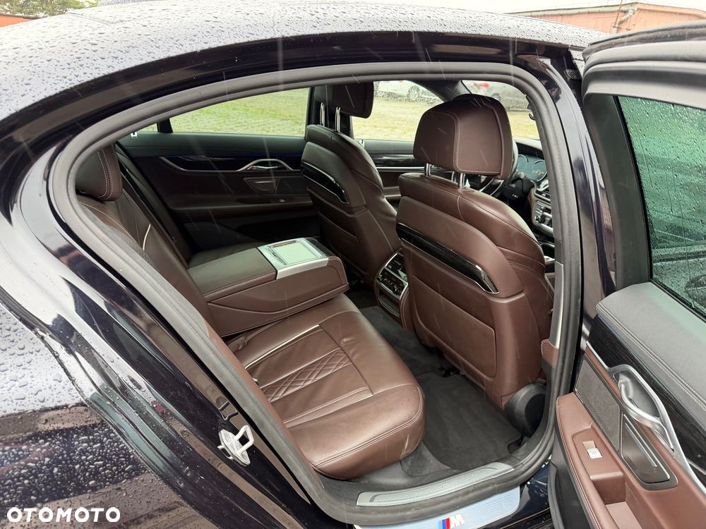 BMW Seria 7 740d xDrive - 23