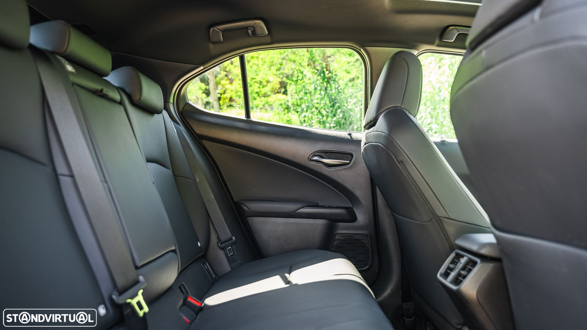 Lexus UX 250h Sport (Ecrã 12.3) - 15