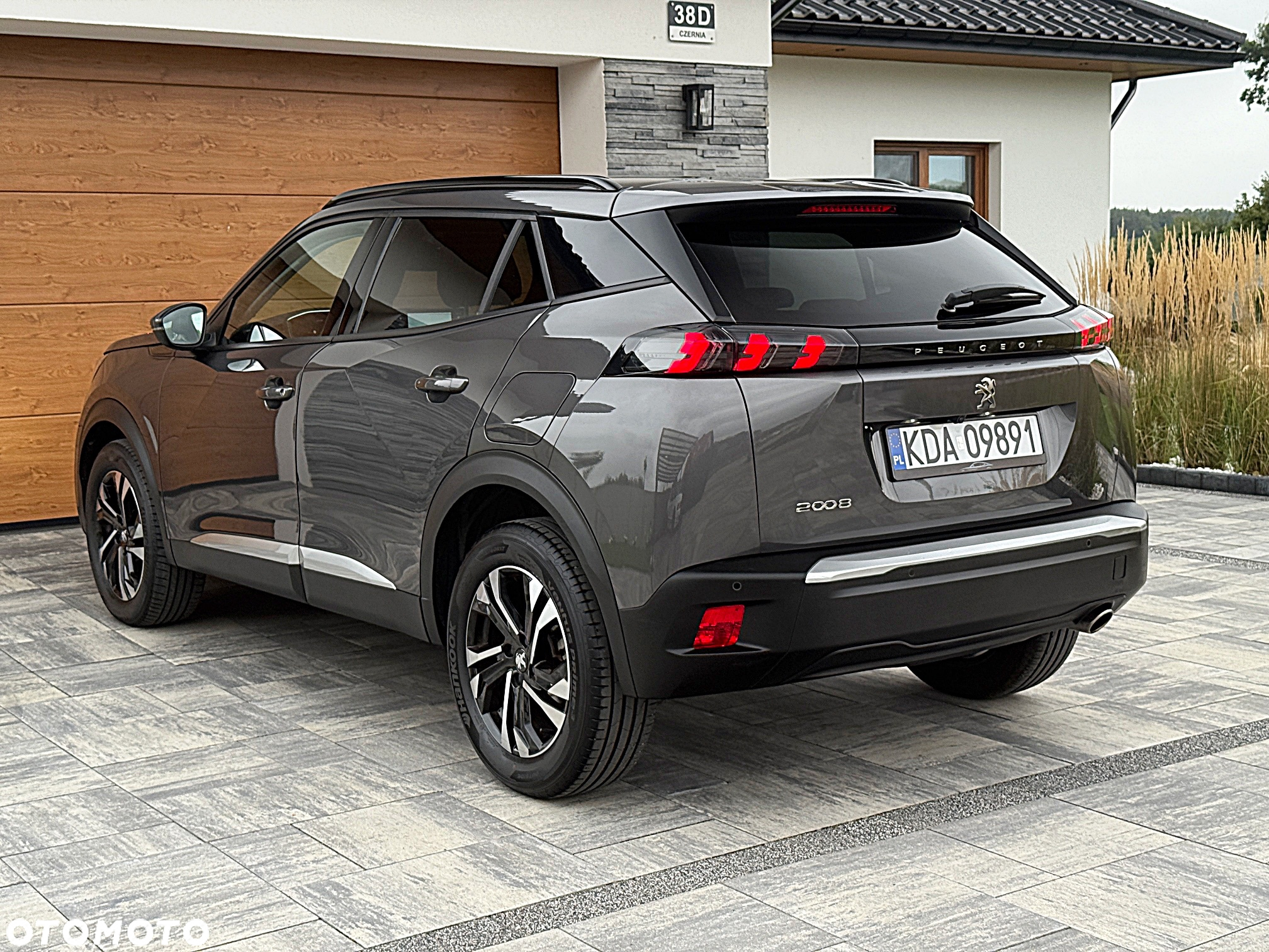Peugeot 2008 1.5 BlueHDi Allure Pack S&S EAT8 - 32