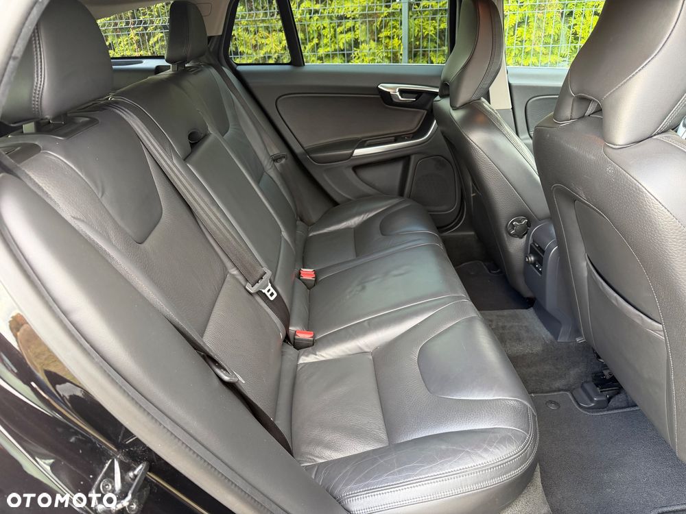 Volvo V60 D3 Geartronic Summum - 13