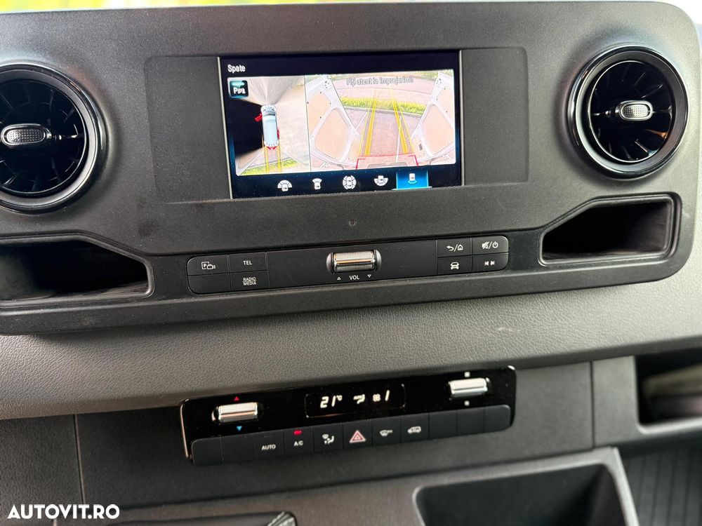 Mercedes-Benz Sprinter - 10