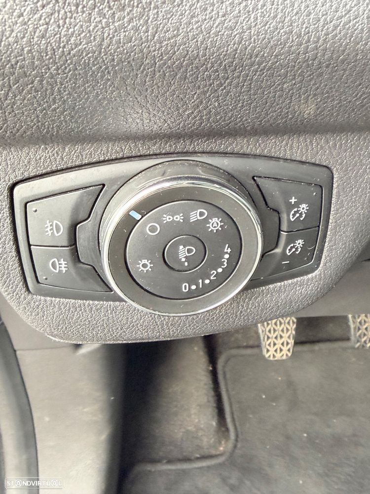 Ford Tourneo Courier 1.6 TDCi Titanium - 11