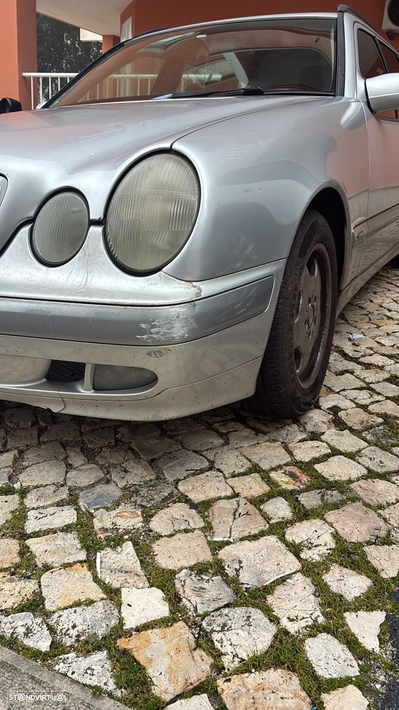 Mercedes-Benz E 220 - 25
