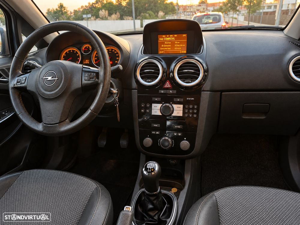 Opel Corsa 1.2 Cosmo - 3