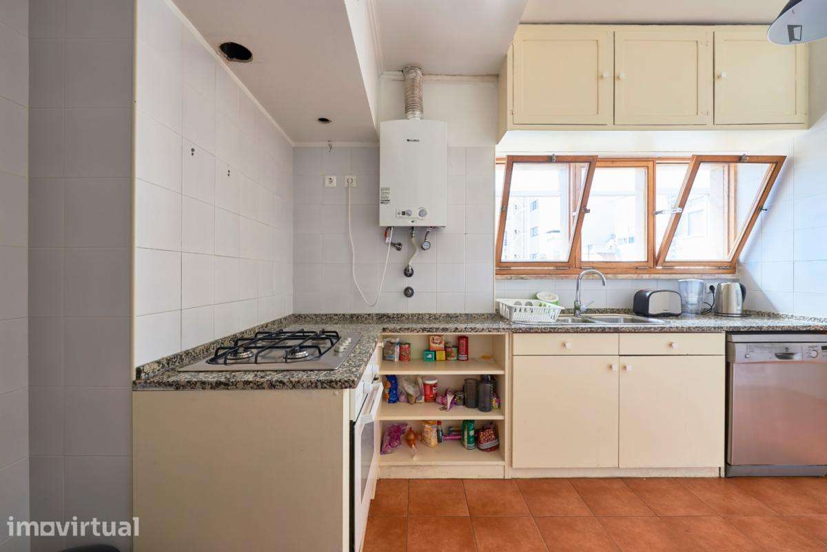Quarto - localizado em Saldanha Lisbon - Grande imagem: 4/43