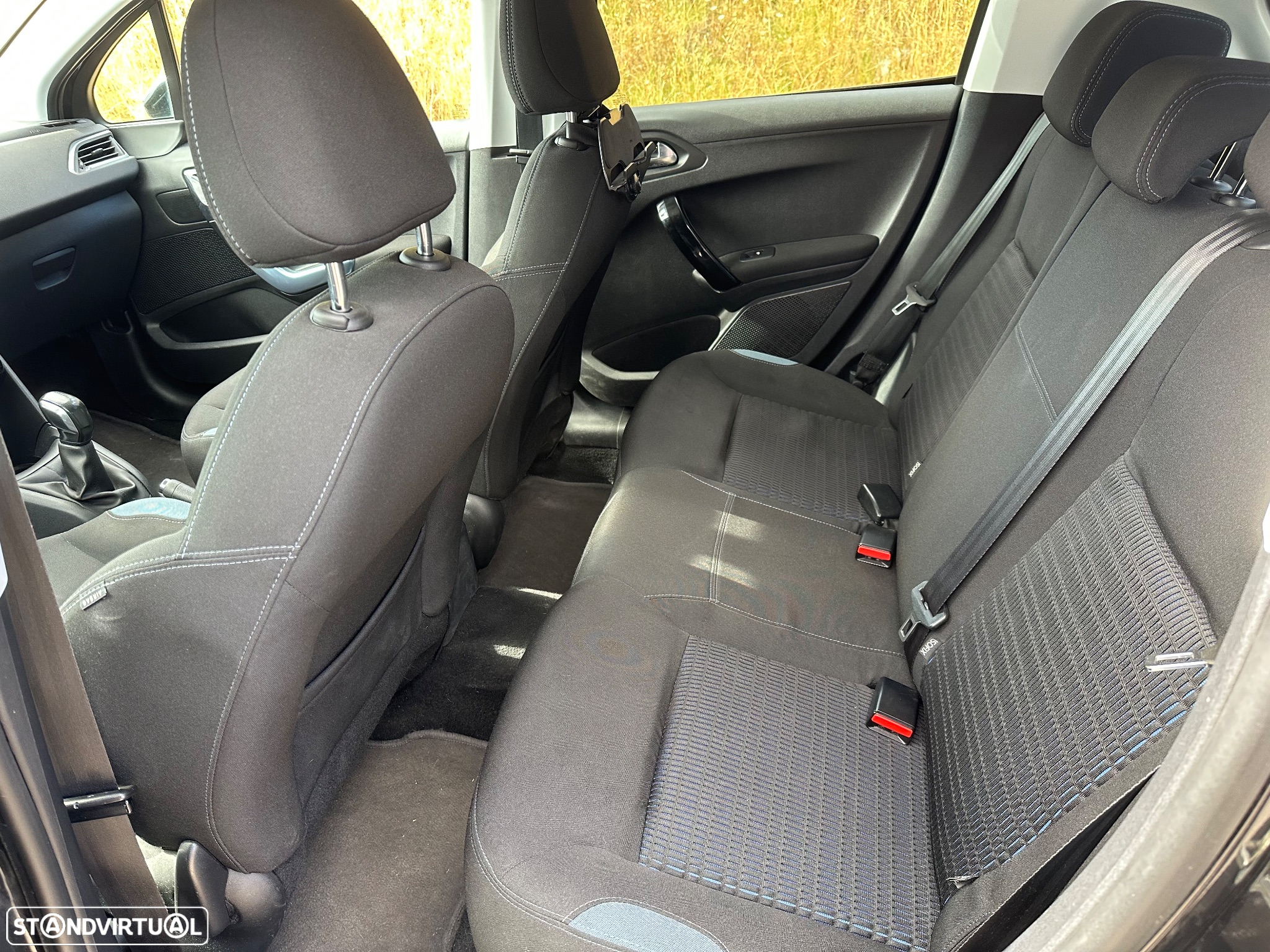 Peugeot 208 1.4 HDi Allure - 8