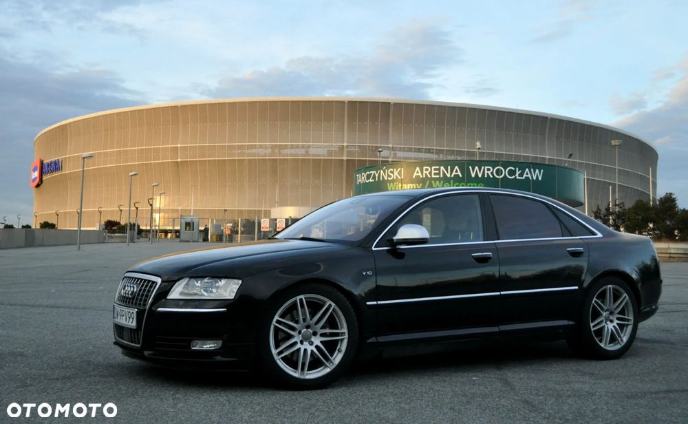 Audi A8 - 1