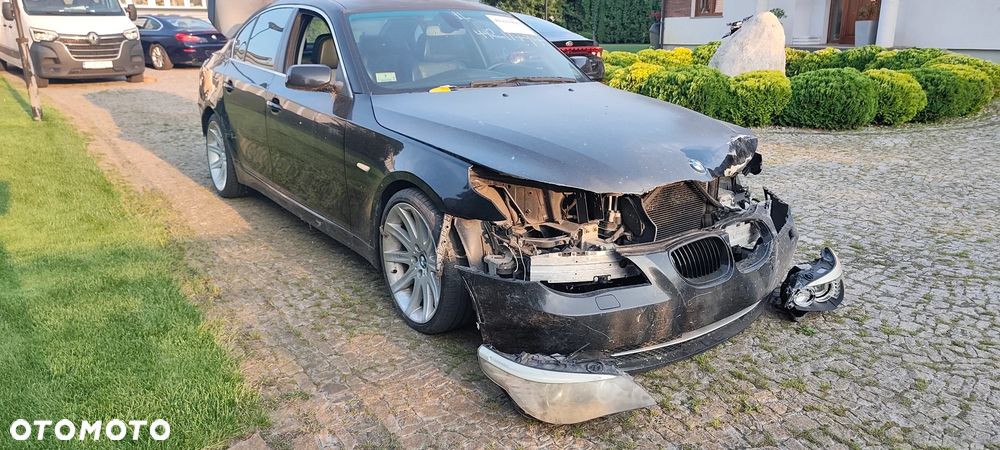 BMW Seria 5 550i - 2