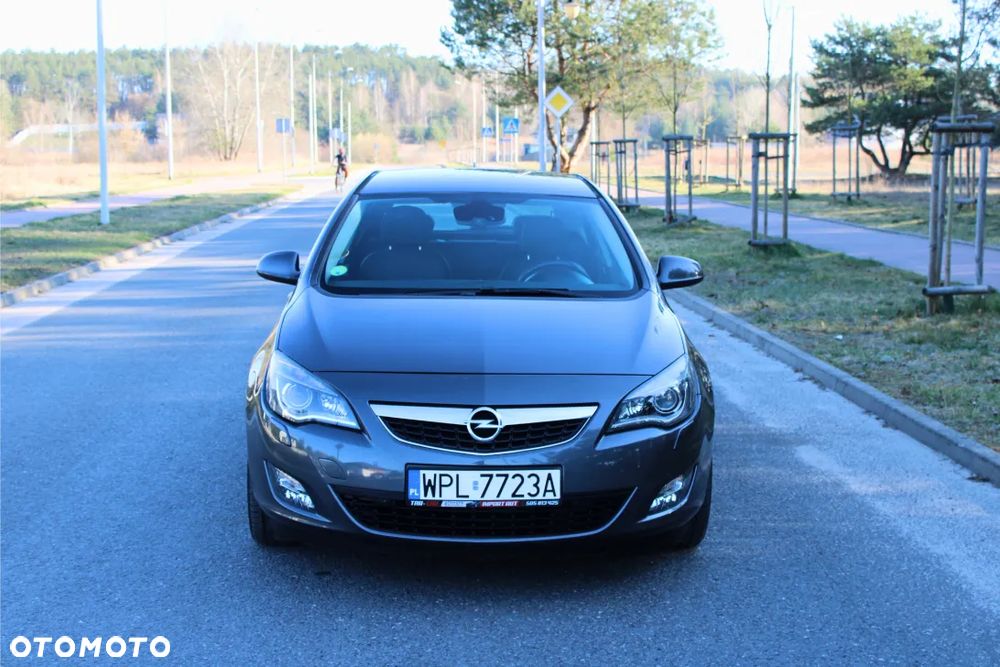 Opel Astra 1.7 CDTI DPF Cosmo - 2