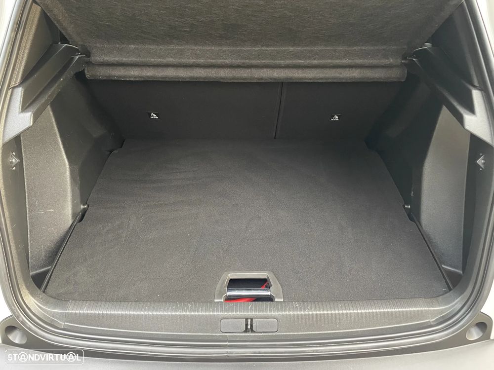 Peugeot e-2008 GT Pack - 33