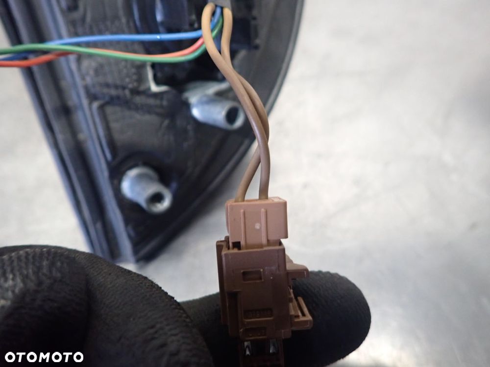 LUSTERKO LEWE ELEKTRYCZNE CITROEN BERLINGO II 1.6 - 3