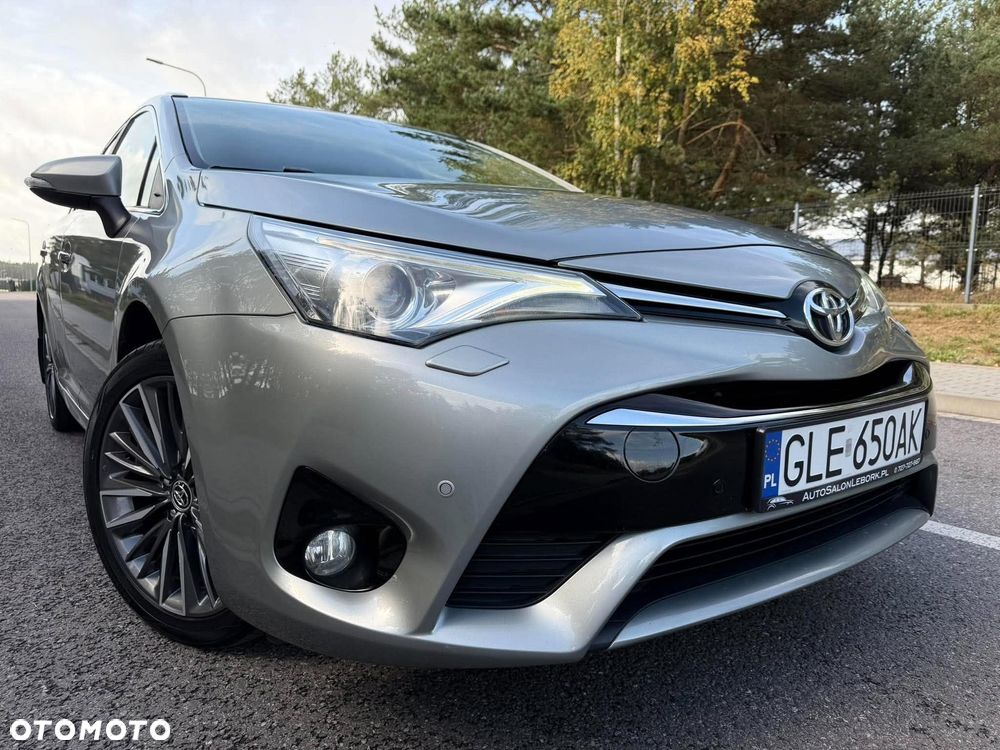 Toyota Avensis 1.8 Premium MS - 16