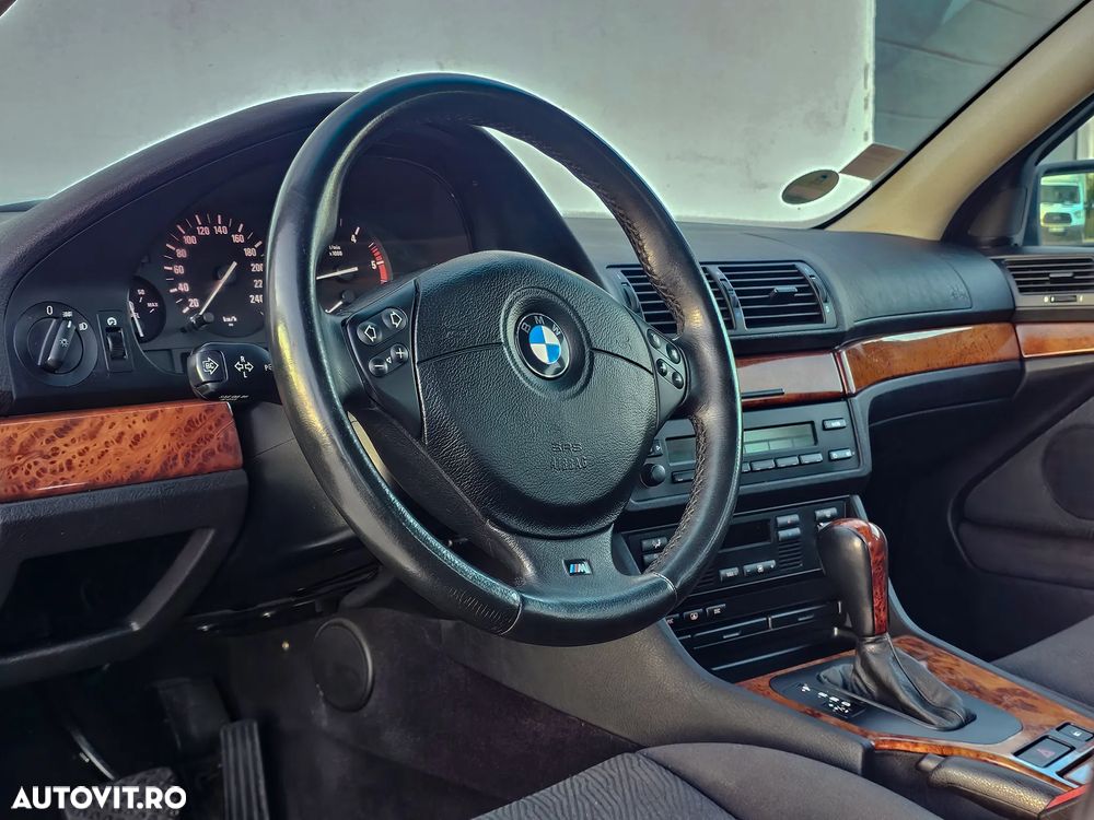 BMW Seria 5 530dA - 8