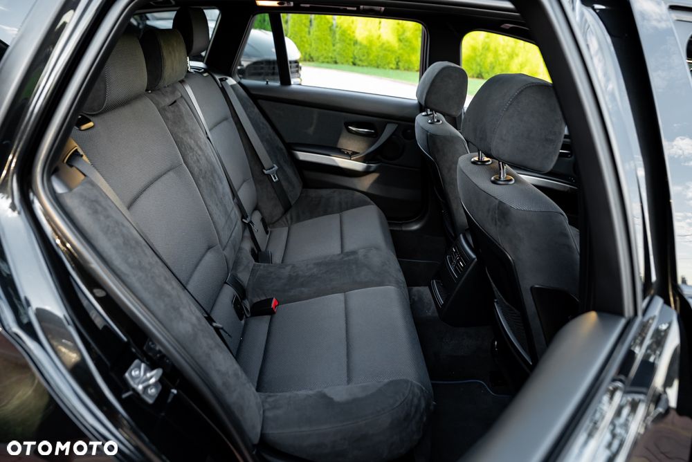 BMW Seria 3 320d xDrive - 22