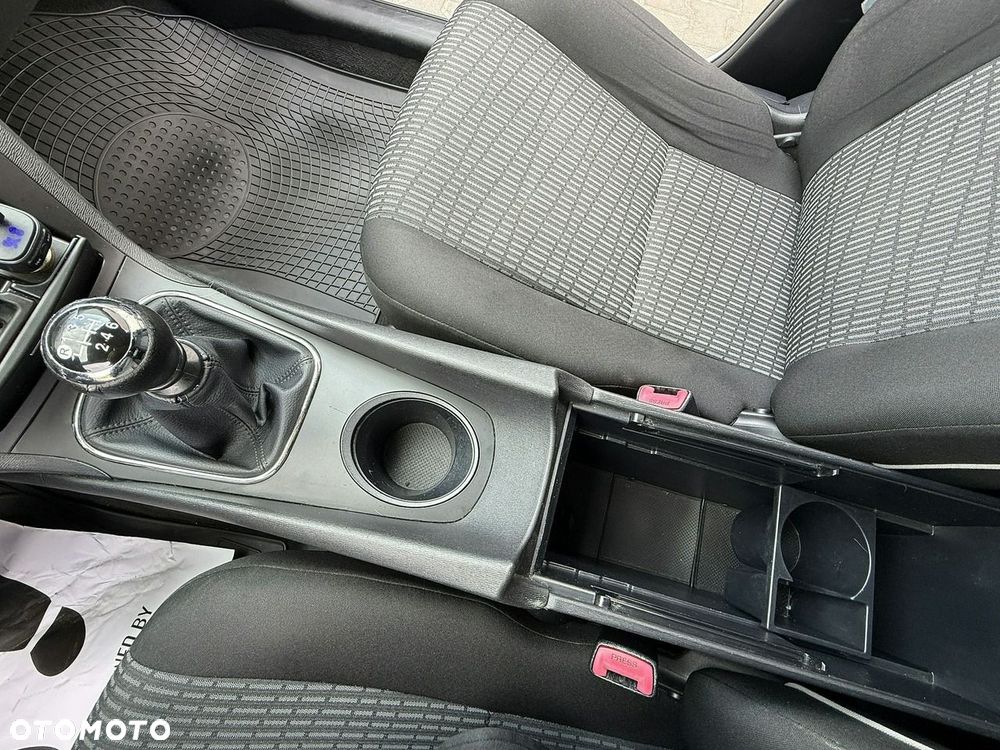 Toyota Avensis 2.0 D-4D Active - 34